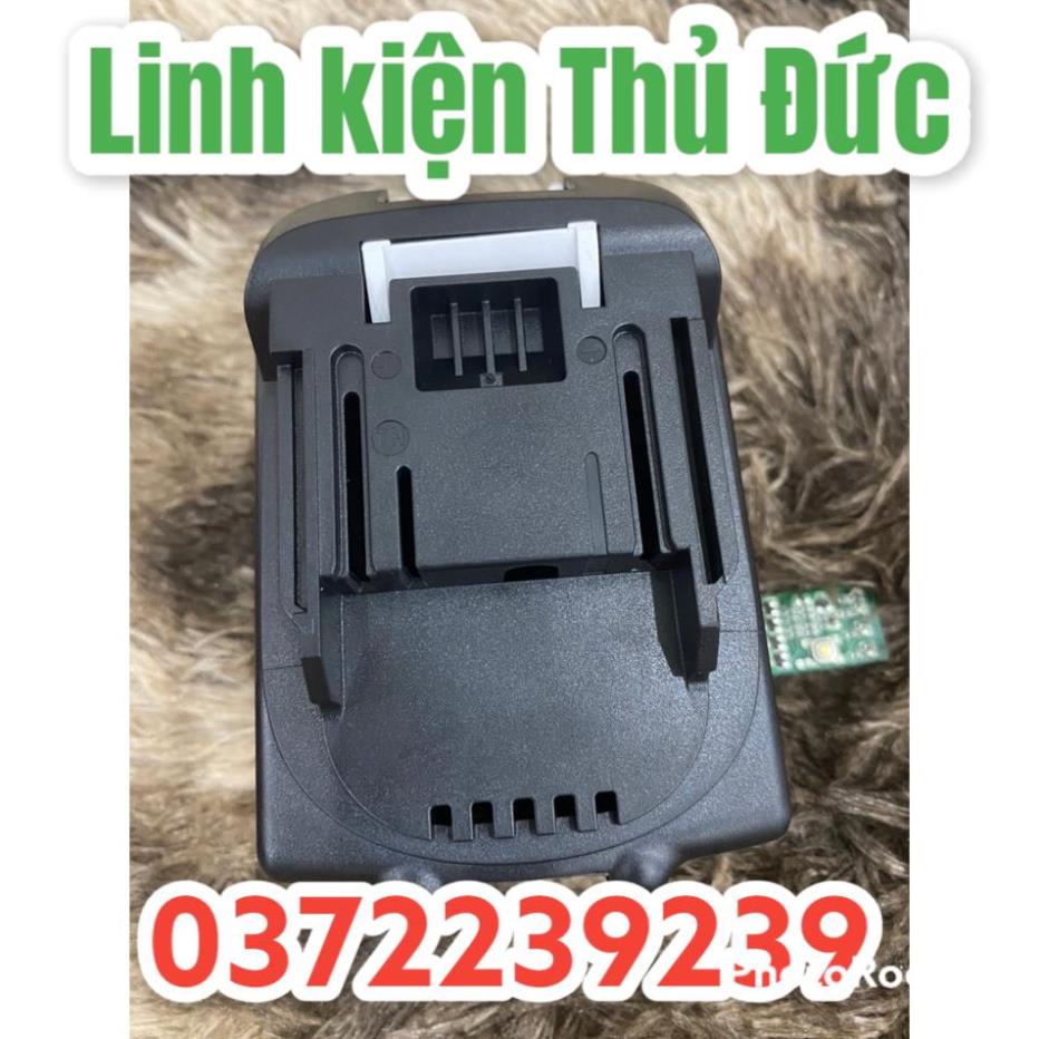 Lktd BN. Vỏ Makita 18v 5S 3P sạc adapter có báo pin như zin , tem đáy đẹp.