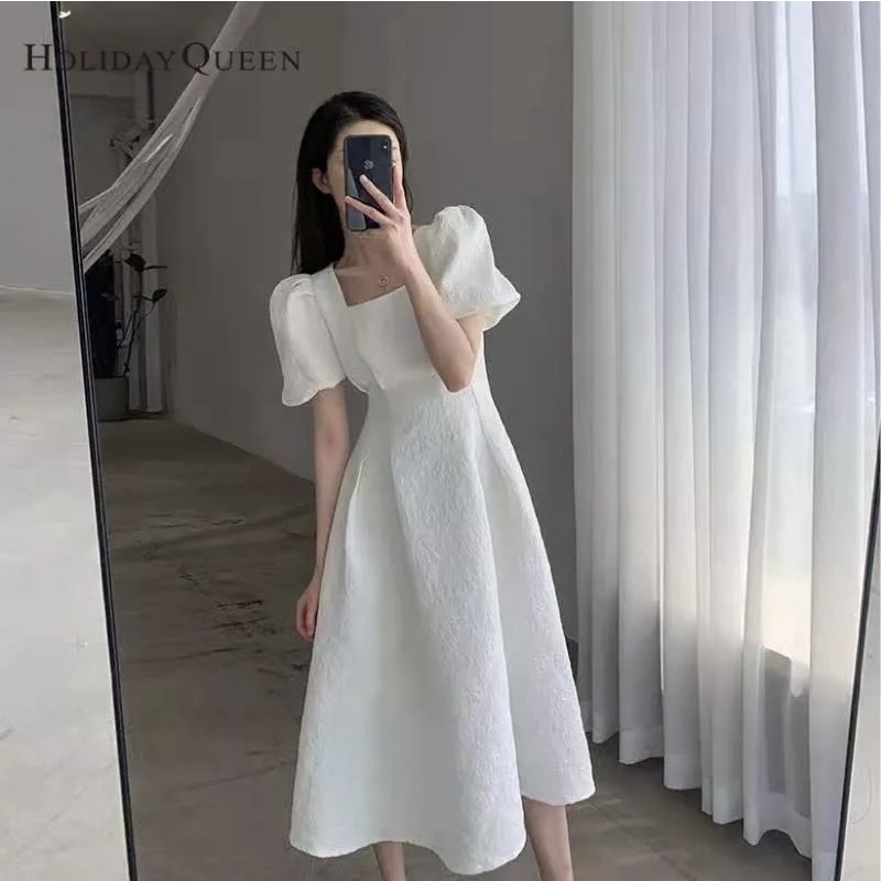 Đầm cổ vuông dự tiệc gấm tay phồng