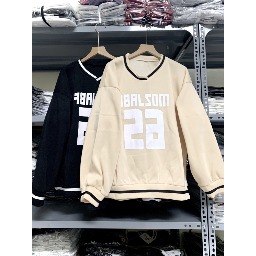 Áo nỉ dài tay không mũ cổ tim form thụng in chữ số 26 nam nữ màu đen, be GuZ | BigBuy360 - bigbuy360.vn