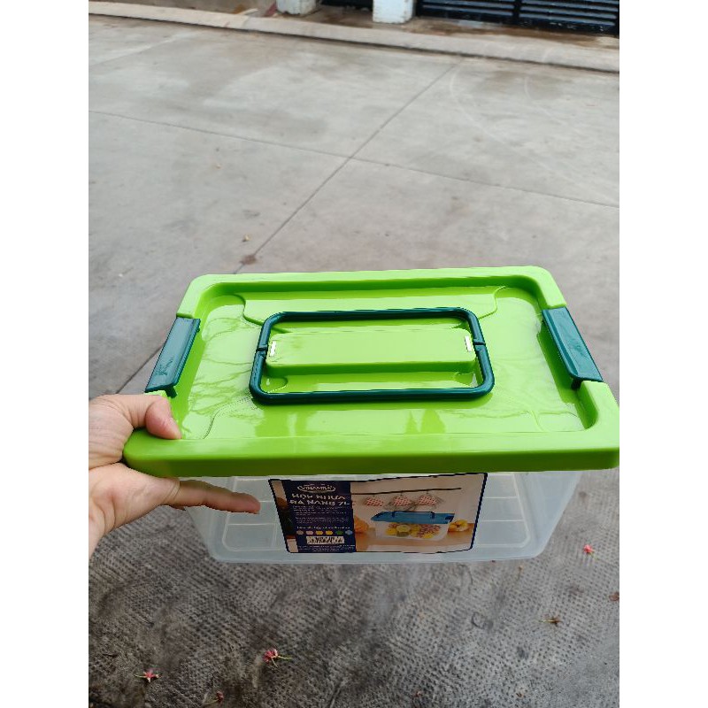 HỘP NHỰA NẮP GÀI 7 LÍT QUÀ TẶNG TỪ VINAMILK. | BigBuy360 - bigbuy360.vn