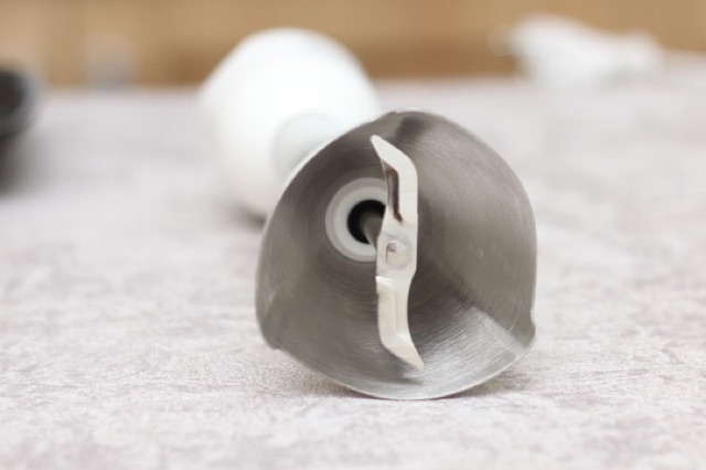 Máy xay sinh tố cầm tay Philips HR1604 550W. Thương hiệu Hà Lan - Chính hãng Philips