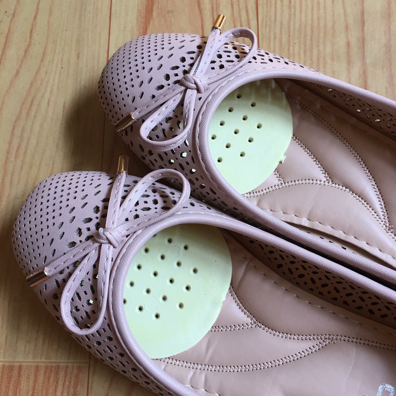 Bộ 2 miếng lót giày có lỗ lưới khử mùi hôi