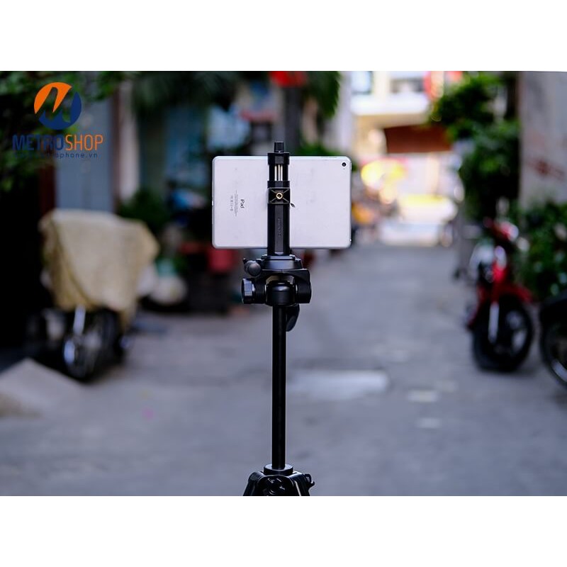 Kẹp máy tính bảng lên Tripod YUNTENG chính hãng