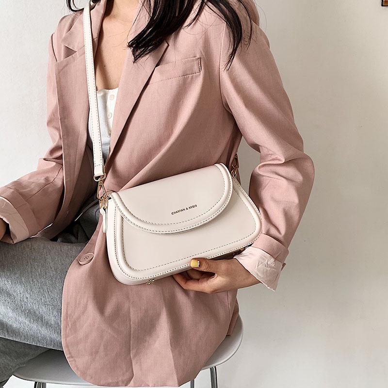 Túi đeo chéo IELGY khóa nam châm màu sắc đơn giản phong cách Hàn Quốc cho nữ