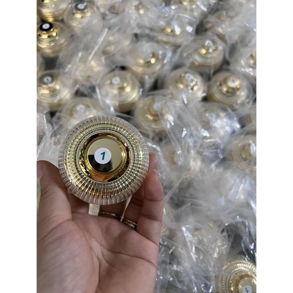 (Tặng kèm bột rửa mặt) Kem đông y tái tạo nhân sâm sạch mụn nám tráng hồng căng bóng