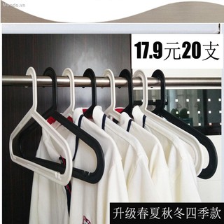 Móc nhựa trắng đen treo quần áo người lớn chống trượt không hằn