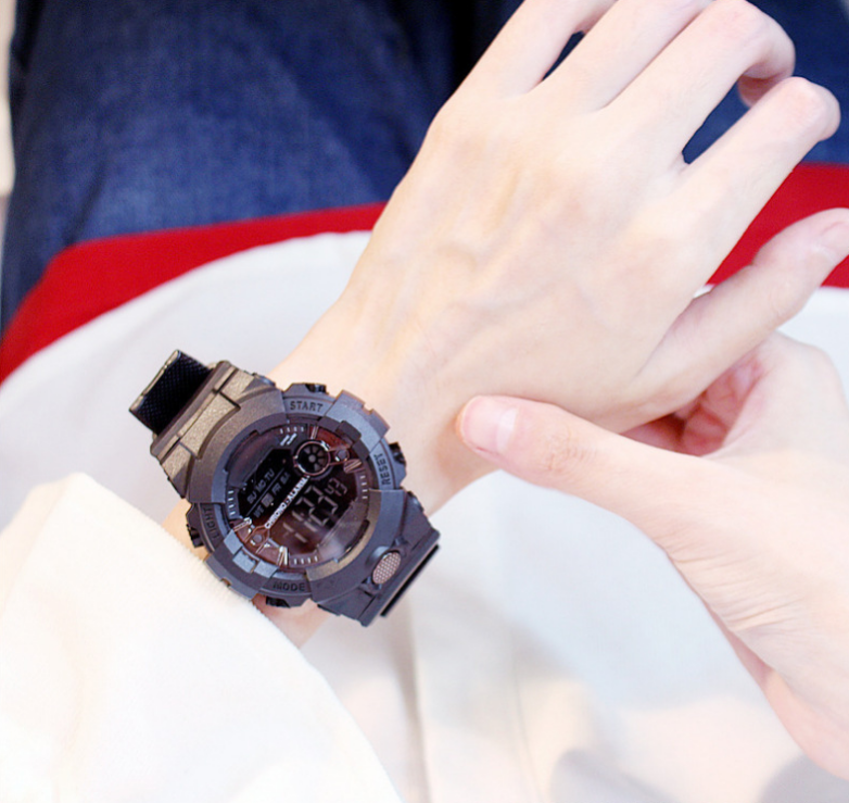 Đồng Hồ Điện Tử Báo Thức Phát Sáng Thời Trang Cho Nữ