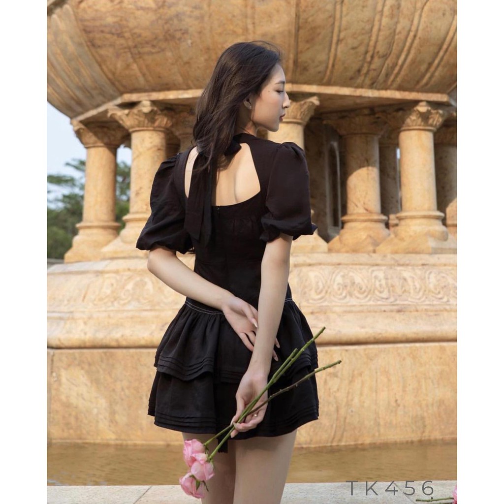 Đầm dáng xòe bèo tầng tay phồng cut out lưng đẹp