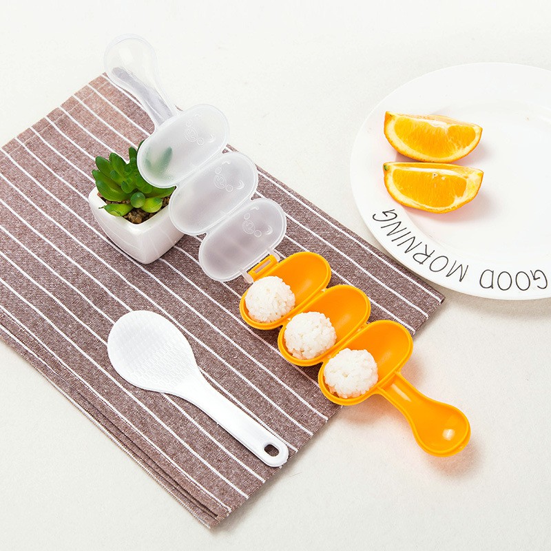 Bộ khuôn lắc cơm tạo hình cho bé ăn dặm