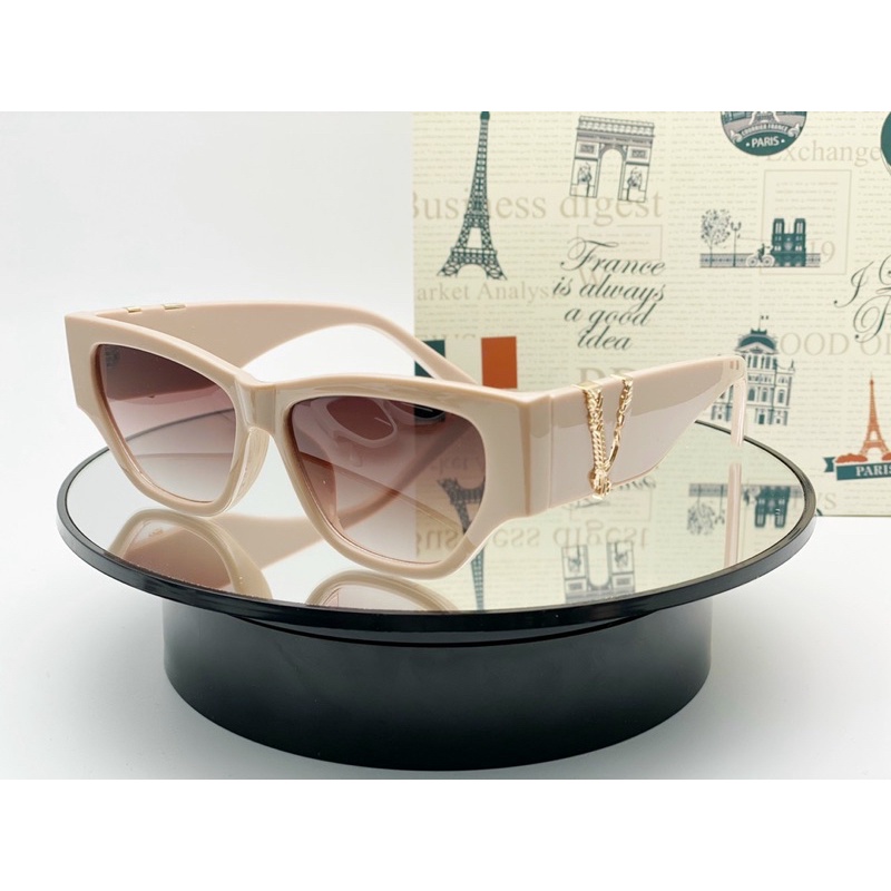 Kính Versace chữ V mix trendy