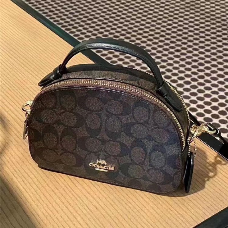 Túi đeo chéo nữ coach