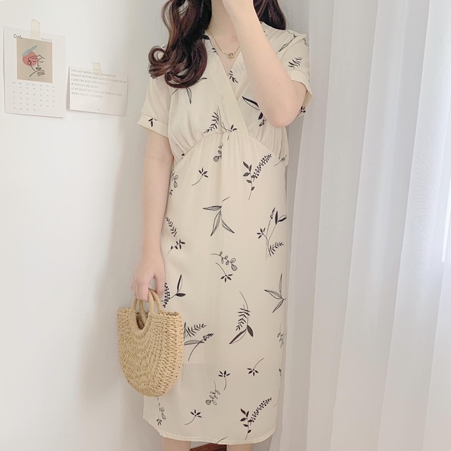 Váy hoạ tiết hoa