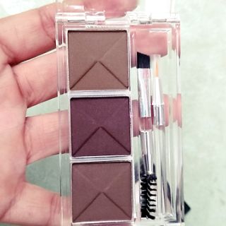 ✳️ bột mày 5 in 1 black style ✳️• giá bán : 250k.• xuất xứ : hàn quốc.• nhãn hiệu : black style.•