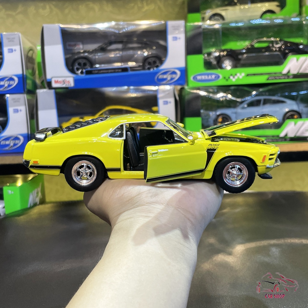 Mô hình xe cổ Ford Mustang Boss 302 1970 tỉ lệ 1:24 hãng Welly