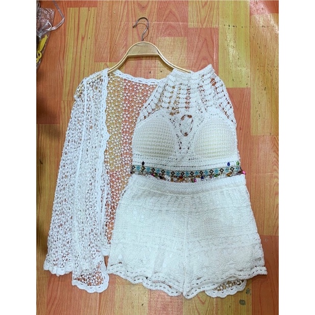 set biển - set 3 món - bra cổ yếm mix ngọc + quần ren hoạ tiết + choàng hạt gạo tay loe (có tách rời)