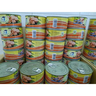 Cá ngừ vằn và cá bò ngâm dầu đóng hộp không tem, móp