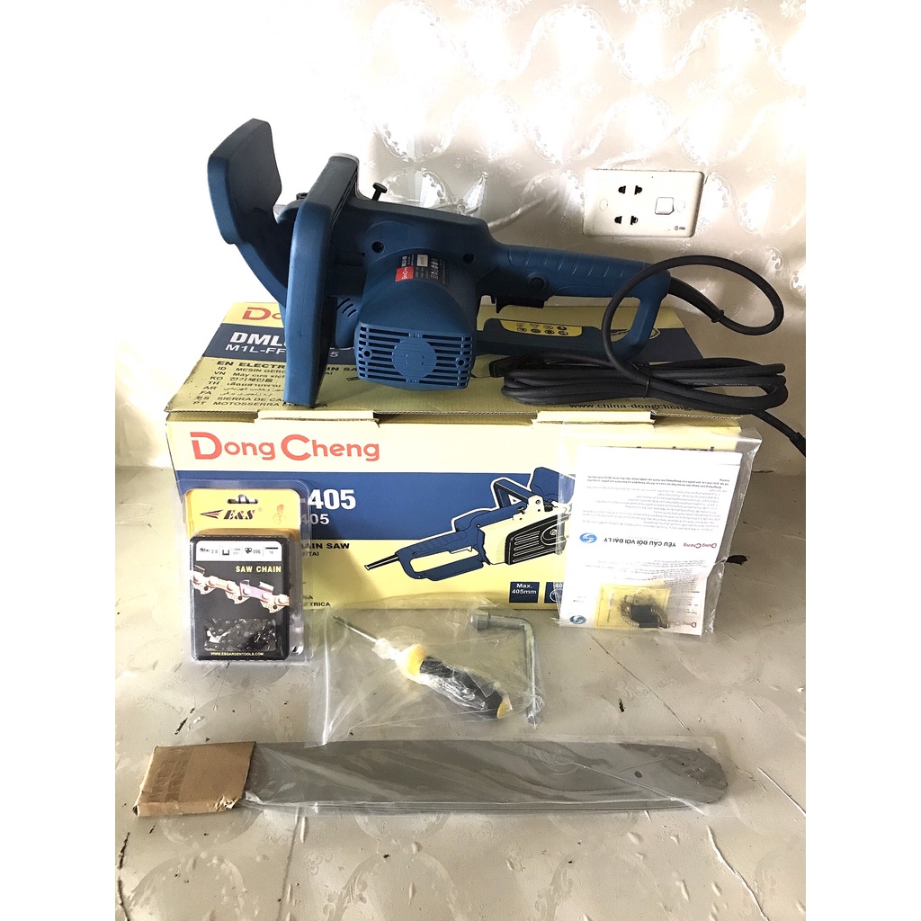 Máy cưa xích điện| Máy cưa điện DONGCHENG DML03-405 Công suất 1300W( Cam kết lõi đồng 100%, Kèm luỡi hãng)