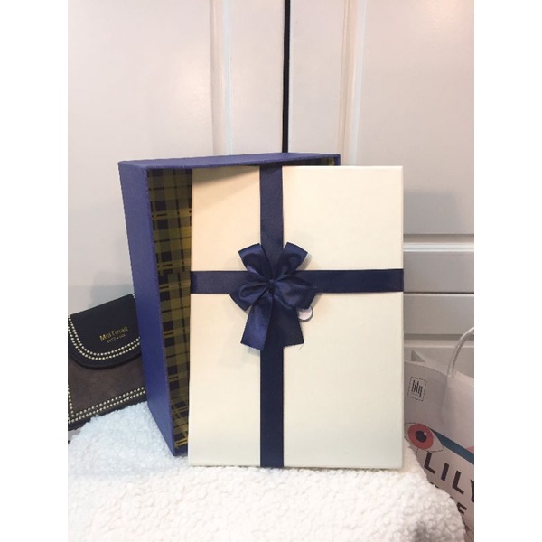 Hộp quà chữ nhật cỡ đại kích thước 23cmx32.5cm cao 12cm