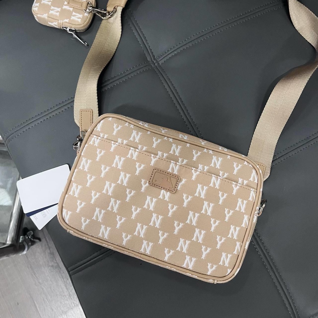 Túi MLB Monogram CrossNâu và Đen-23cm
