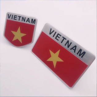 KH Tem decal logo cờ Việt Nam chất liệu kim khí dán xe ô tô, xe tương đối, trang trí góc làm việc, sở hữu sẵn băng keo 3