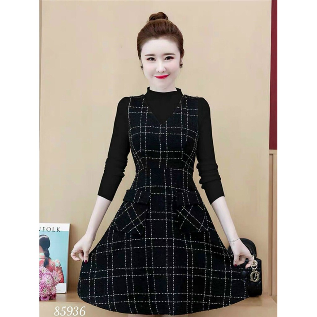 Set áo thun tay dài và đầm xòe kẻ caro thanh lịch