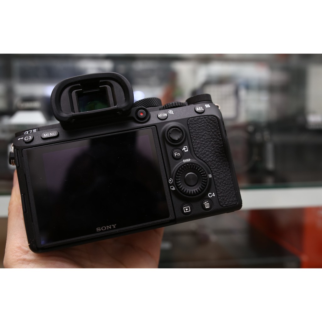 MÁY ẢNH SONY A7 MARK III - DÒNG MÁY ẢNH CHUYÊN NGHIỆP ĐƯỢC ƯA CHUỘNG NHẤT