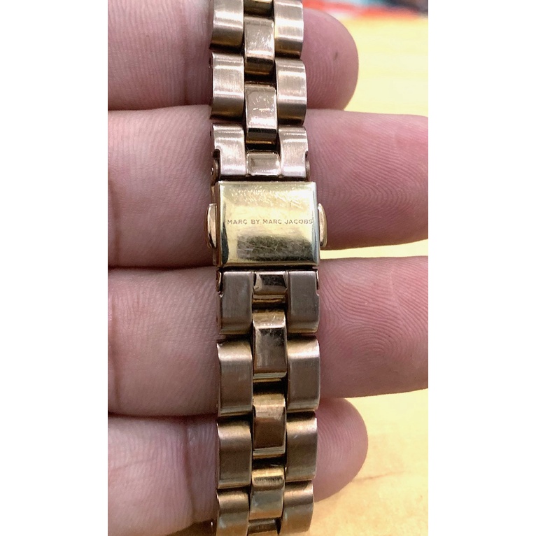 Đồng hồ nữ cao cấp chính hãng Marc Jacob.Hàng Secondhand.Mặt đẹp size 22.Dây thép đặc,zin theo máy.Hàng VIP