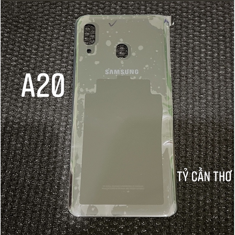 Bộ vỏ sườn / Có bán nắp lưng rời điện thoại Samsung Galaxy A20 zin