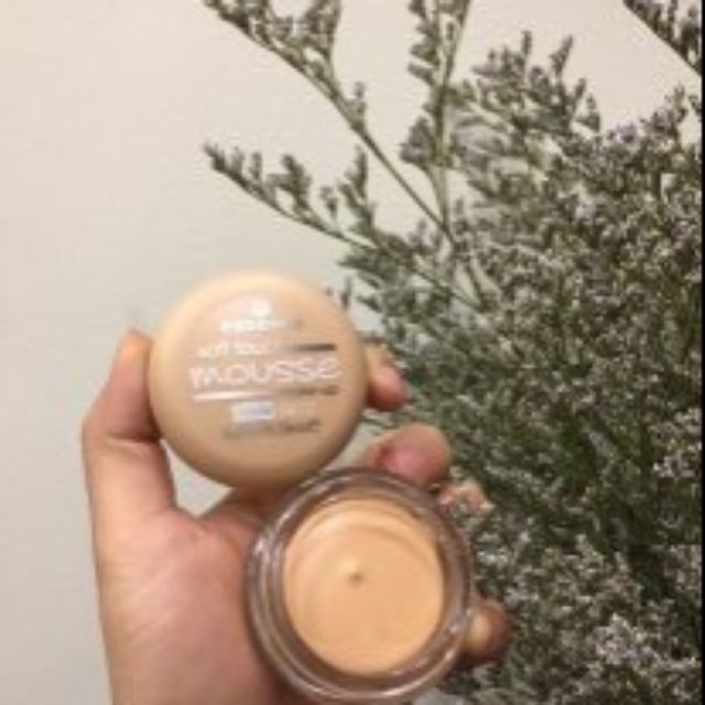 Phấn nước  Mousse Essence của đức