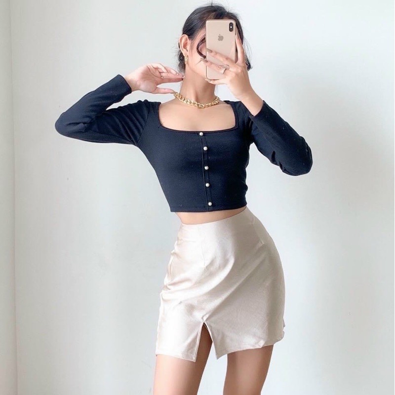 Áo croptop cổ vuông tay dài cúc ngọc A5136