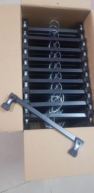 50 móc  Áo  + 10 móc  kẹp  người  lớn  135k