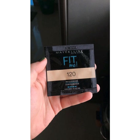 Kem nền mịn lì tự nhiên Maybelline Fit Me | BigBuy360 - bigbuy360.vn