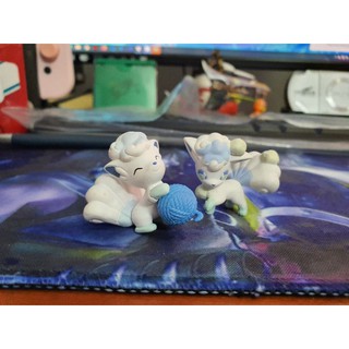 Set mô hình trưng bày sưu tầm Vulpix - Aloha Vulpix 2