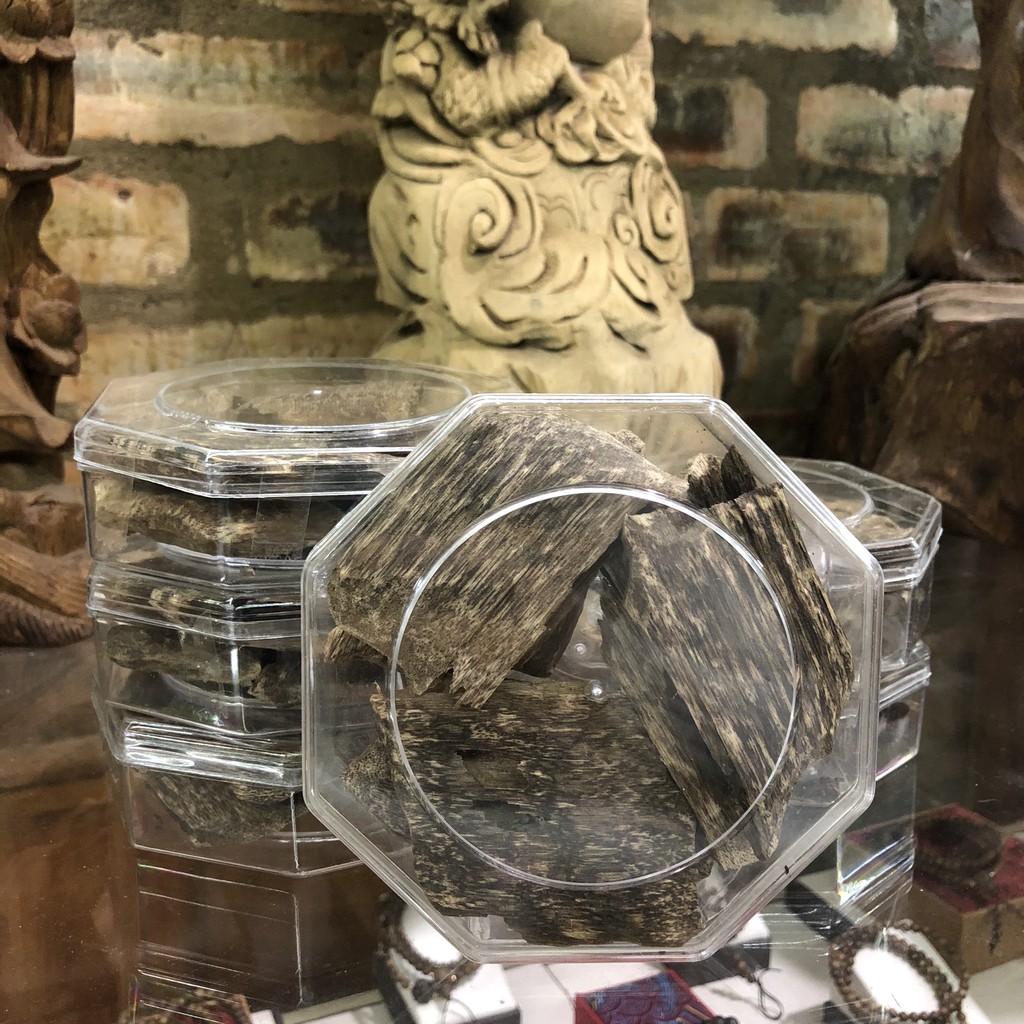 Trầm Hương Miếng Tự Nhiên Loại 1 [Trầm Hương Búp Sen] Tặng 1 Túi Vụn Trầm trị giá 30K