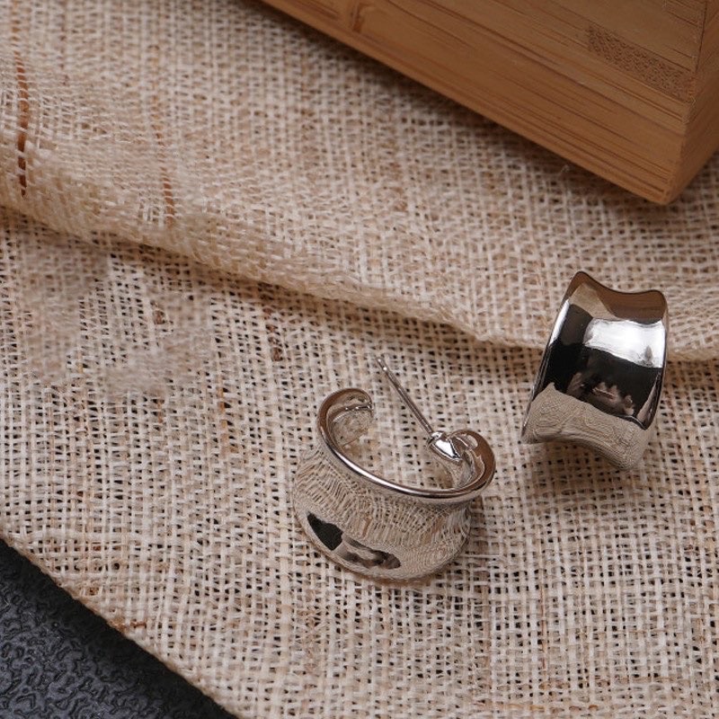 Bông tai xi mạ dạng khoen hình khối