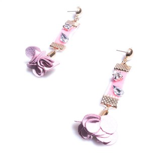 Bông tai hot trend kiểu dáng lạ mắt