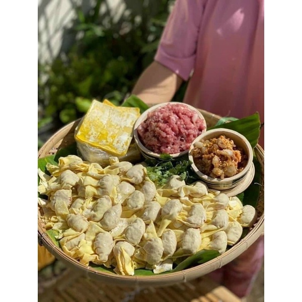 Hoành thánh thịt - mì trứng người Hoa