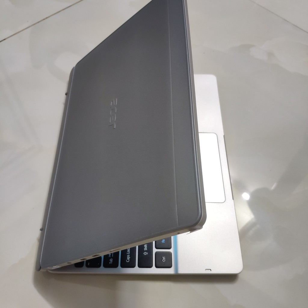 Laptop 2 trong 1 ACER ASPIRE SWITCH 10 PRO màn hình cảm ứng 10 inch chip Intel 4 nhân 2GB RAM 64GB - Likenew 98-99%