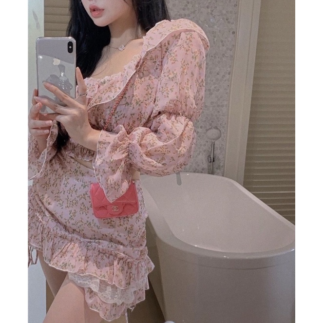 Set Áo Croptop Trễ Vai Bèo Và Chân Váy Kèm Ren Hoa Nhí Xinh Xắnsn AI