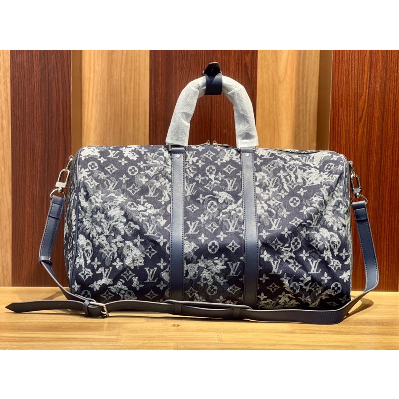 túi du lịch Kích thước chứa nhiều không gian, ổ khóa và dây kéo đảm bảo an toàn louis vuitton LV
