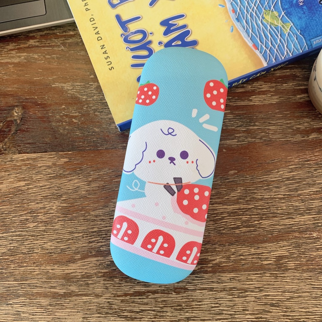 Hộp đựng kính cận màu pastel hình dễ thương. Ảnh thật