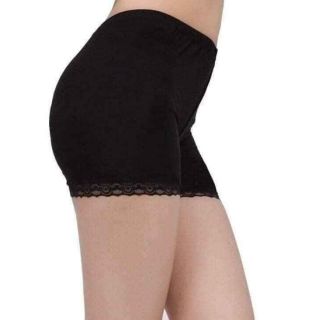 Quần mặc váy cotton chân ren