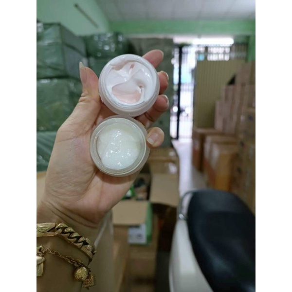 Hũ Kem NGày Kem Hồng Tách Lẻ Trong Bộ Cao Cấp Thái Lan