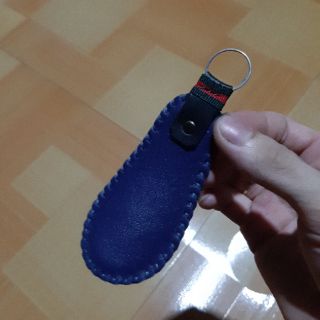 Đón gót giày viền da bò