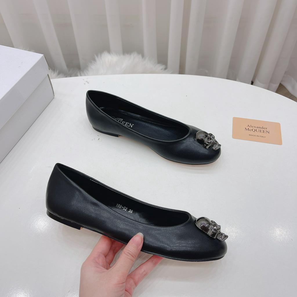 Giày bệt búp bê đầu lâu đen lót đen