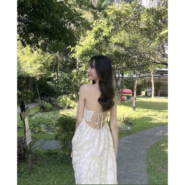 Đầm maxi 2 dây ren hoa nổi hở lưng cột dây