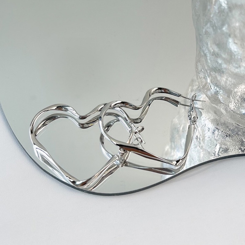 Khuyên Tai Hình Trái Tim Đơn Giản Phong Cách Hàn Quốc Sang Trọng