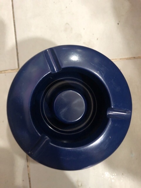 Gạt tàn thuốc nhựa