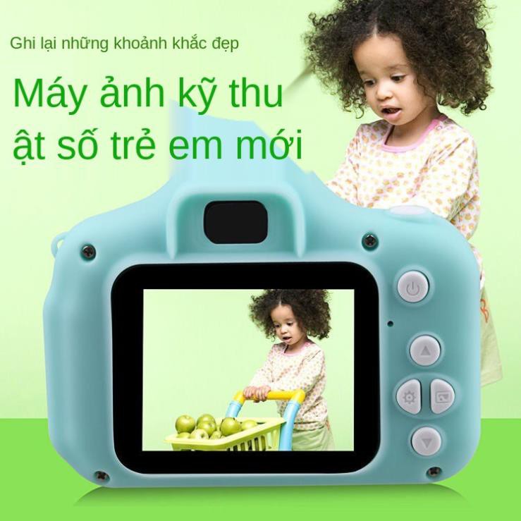 Đồ chơi máy ảnh kỹ thuật số của trẻ em có thể chụp và trò chơi. Học sinh nhỏ mang theo quà nhật.