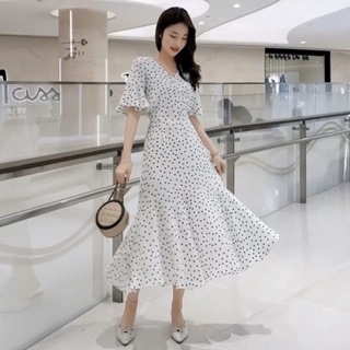 Đầm bi trắng đuôi cá